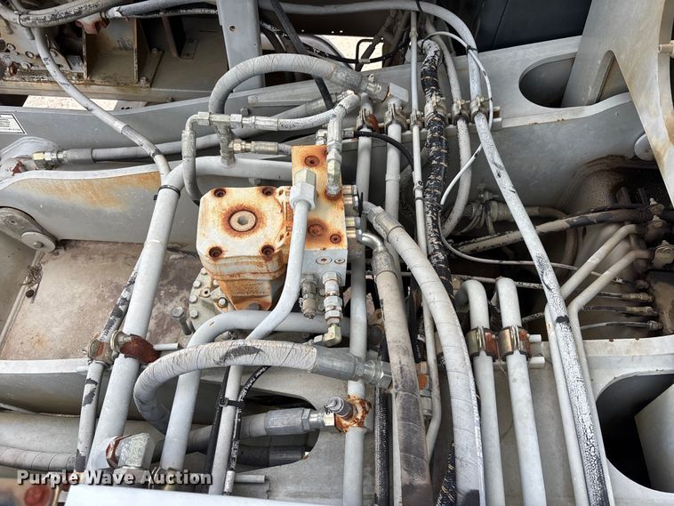 image for item DU0459 2003 Gradall XL3100 wheeled excavator