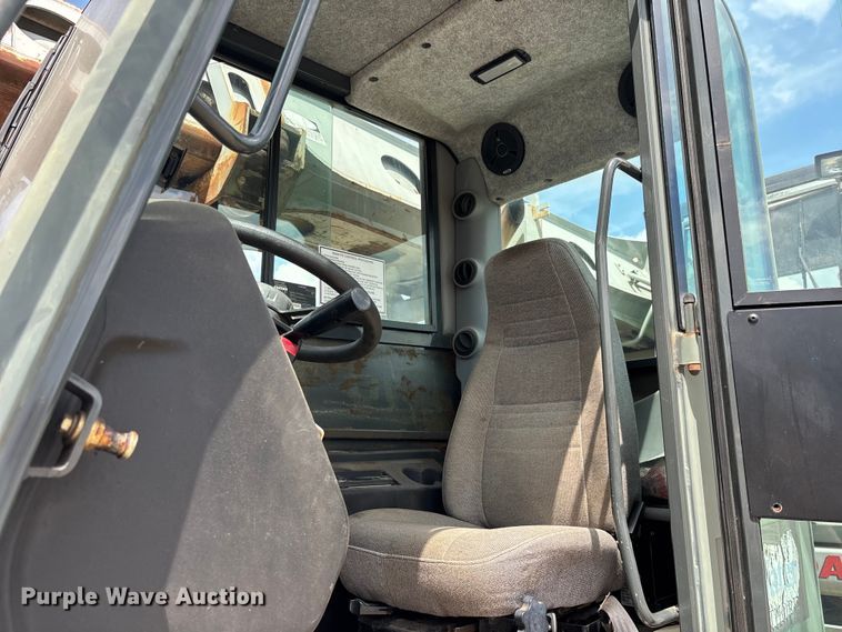image for item DU0459 2003 Gradall XL3100 wheeled excavator