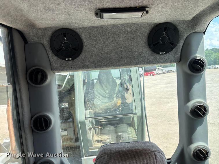image for item DU0459 2003 Gradall XL3100 wheeled excavator