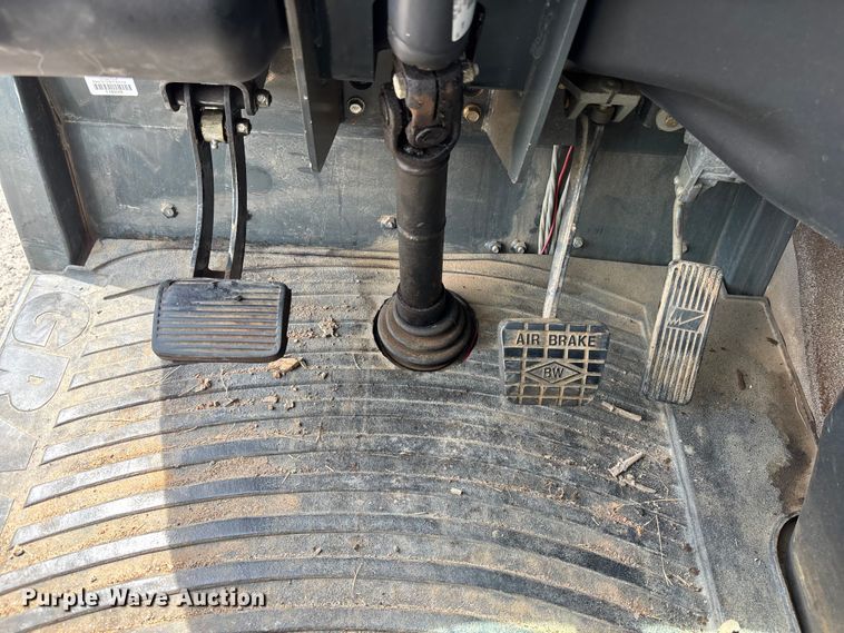 image for item DU0459 2003 Gradall XL3100 wheeled excavator