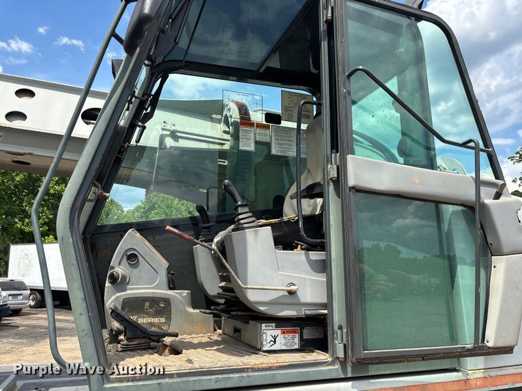 image for item DU0459 2003 Gradall XL3100 wheeled excavator