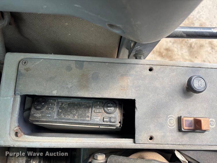 image for item DU0459 2003 Gradall XL3100 wheeled excavator