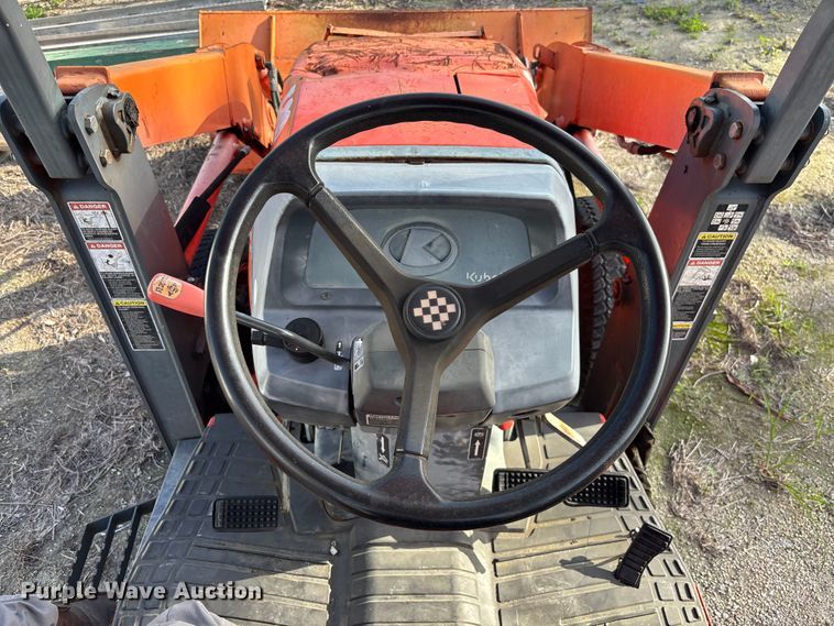 image for item DU6303 2014 Kubota L39 backhoe