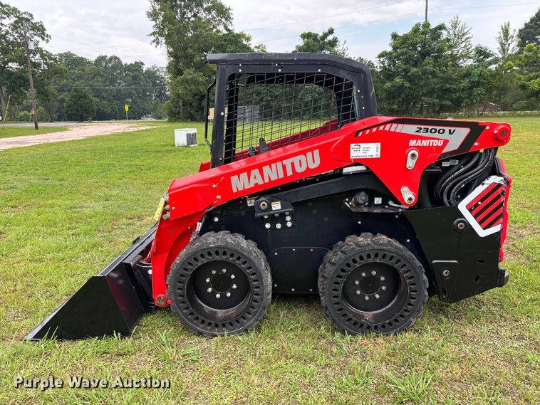 image for item DU6311 Manitou 2300V skid steer loader