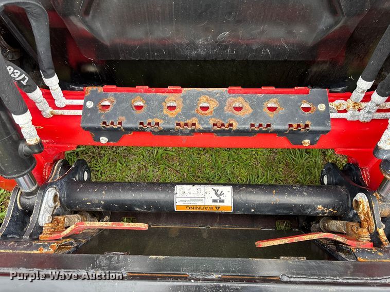image for item DU6311 Manitou 2300V skid steer loader