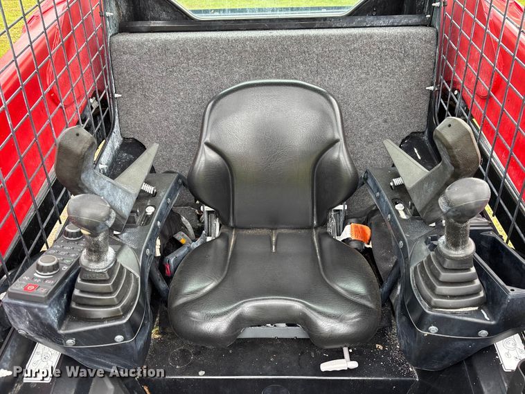 image for item DU6311 Manitou 2300V skid steer loader