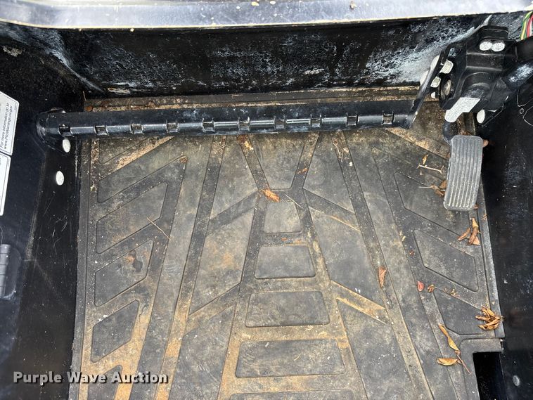 image for item DU6311 Manitou 2300V skid steer loader