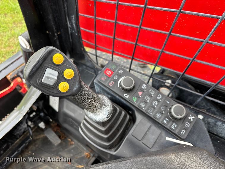 image for item DU6311 Manitou 2300V skid steer loader