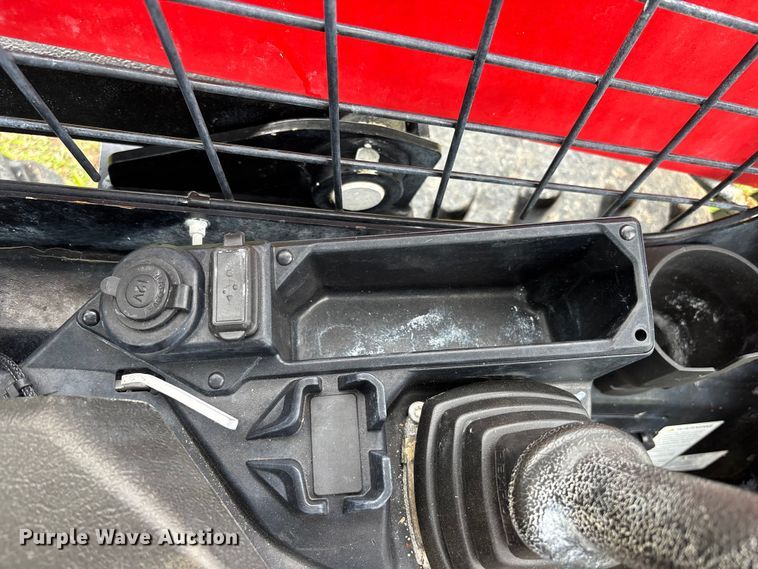 image for item DU6311 Manitou 2300V skid steer loader