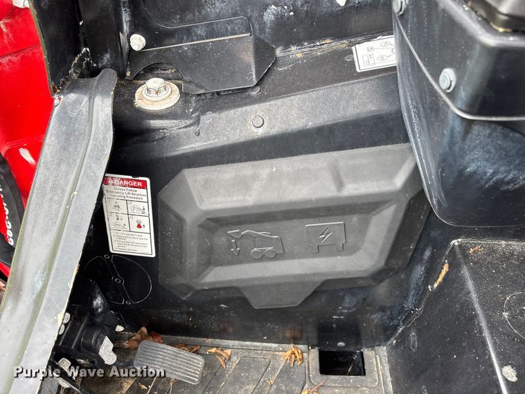image for item DU6311 Manitou 2300V skid steer loader