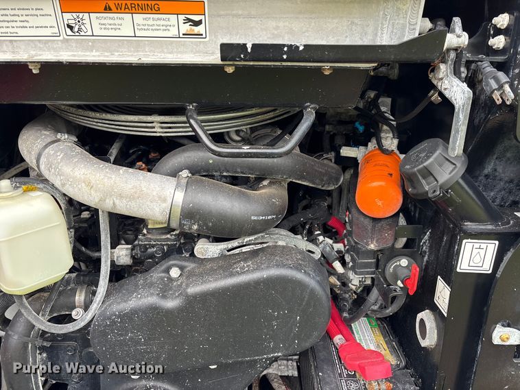 image for item DU6311 Manitou 2300V skid steer loader