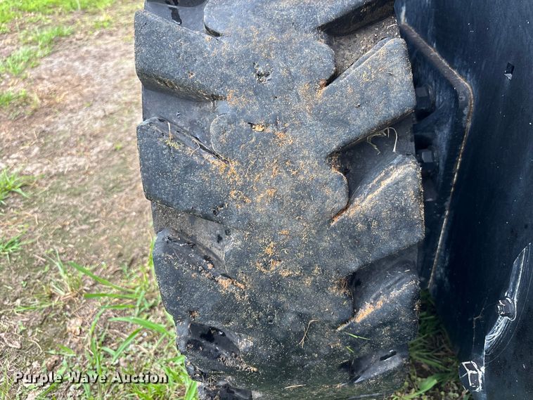 image for item DU6311 Manitou 2300V skid steer loader