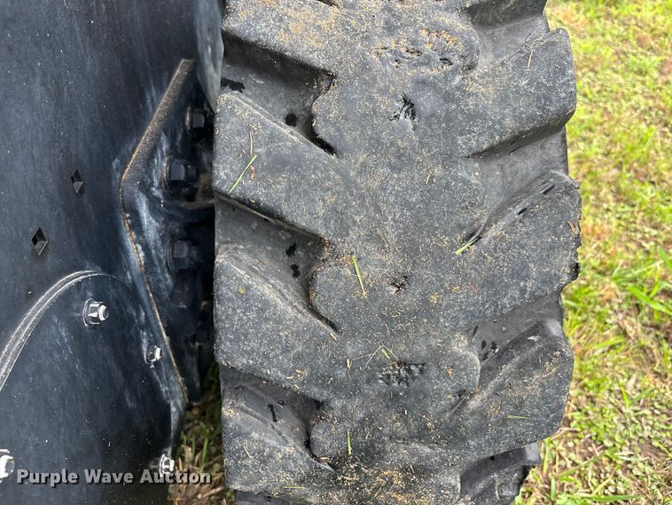 image for item DU6311 Manitou 2300V skid steer loader