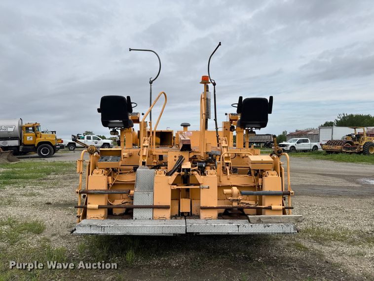image for item DV2005 2000 Blaw-Knox PF-3200 paver