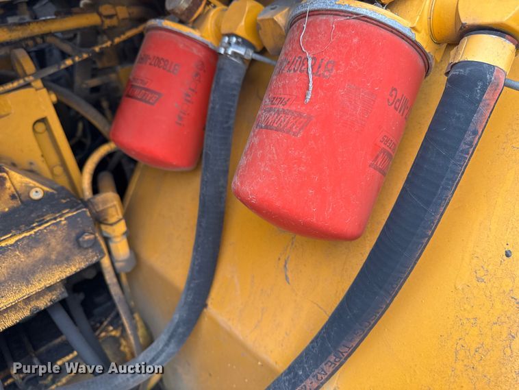 image for item DV2005 2000 Blaw-Knox PF-3200 paver