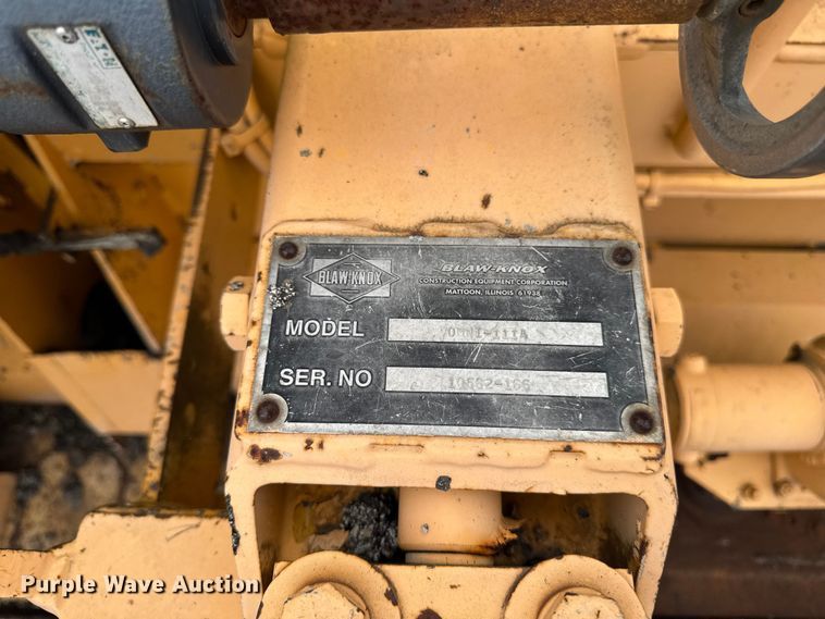 image for item DV2005 2000 Blaw-Knox PF-3200 paver