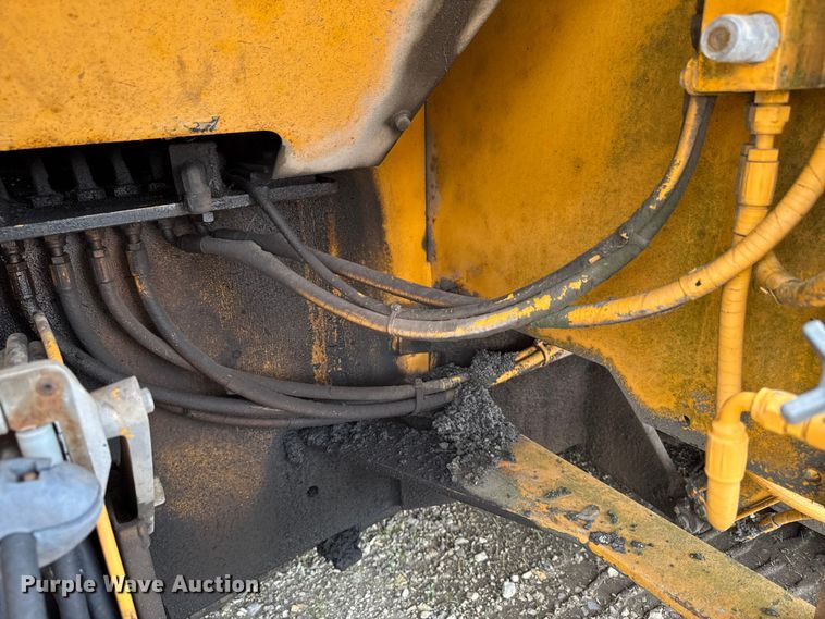 image for item DV2005 2000 Blaw-Knox PF-3200 paver