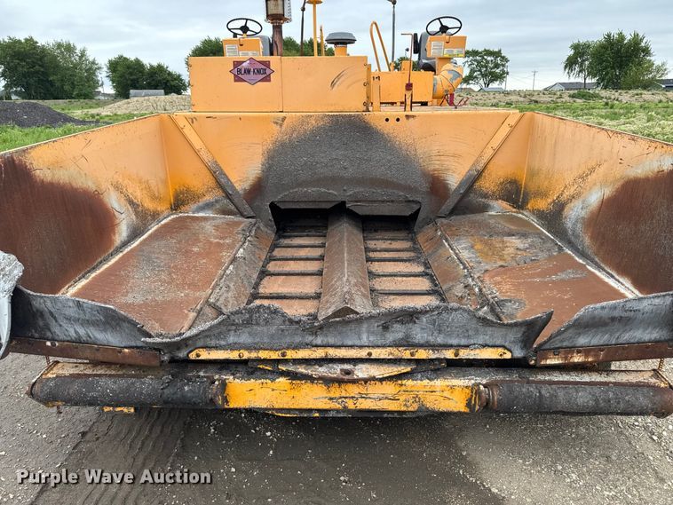 image for item DV2005 2000 Blaw-Knox PF-3200 paver