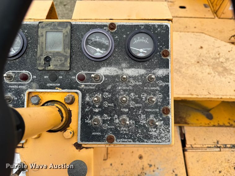 image for item DV2005 2000 Blaw-Knox PF-3200 paver