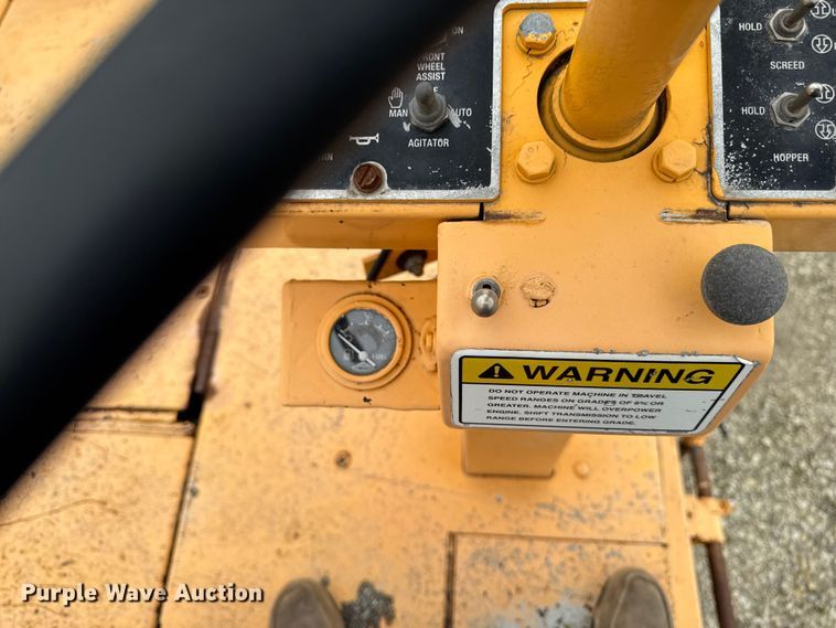 image for item DV2005 2000 Blaw-Knox PF-3200 paver