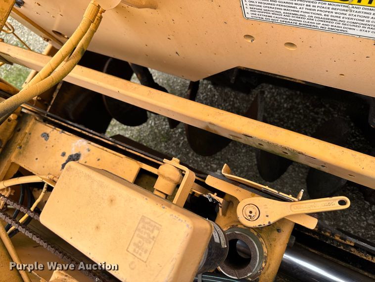 image for item DV2005 2000 Blaw-Knox PF-3200 paver