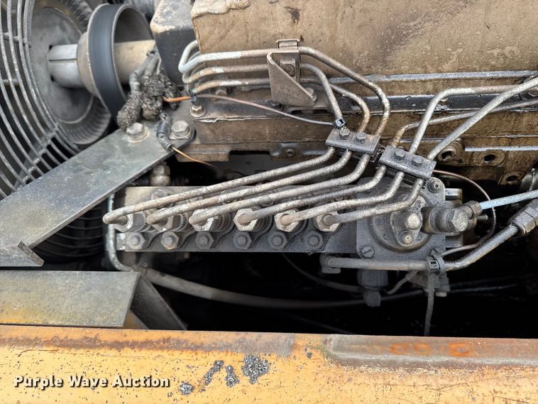 image for item DV2005 2000 Blaw-Knox PF-3200 paver