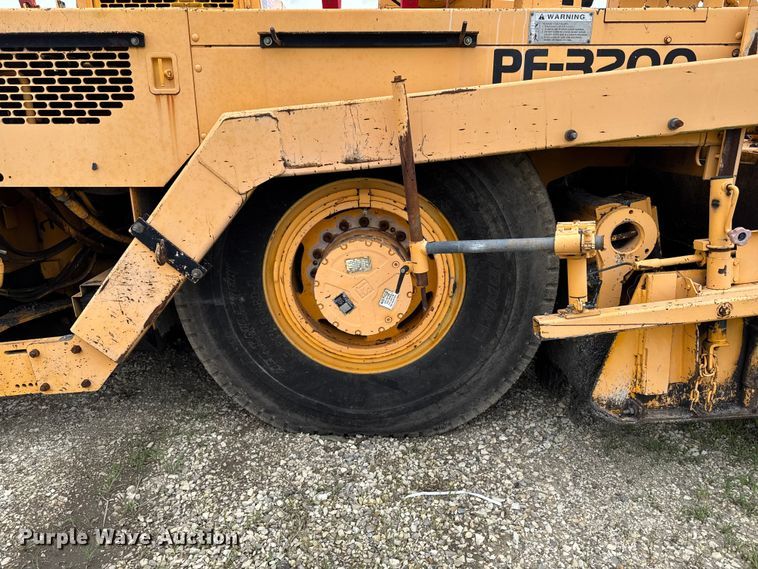 image for item DV2005 2000 Blaw-Knox PF-3200 paver