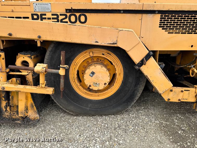 image for item DV2005 2000 Blaw-Knox PF-3200 paver