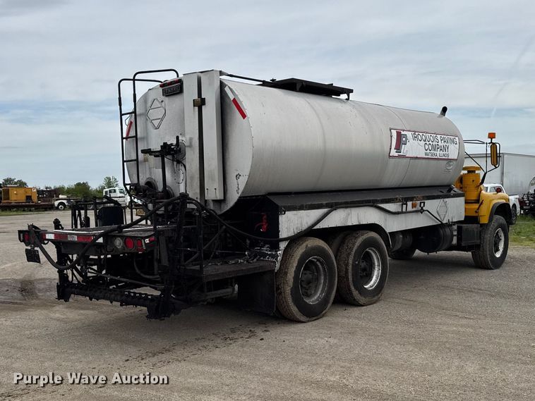 image for item DV2006 1978 Mack oil distributor truck