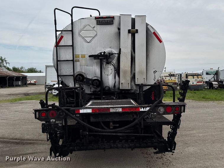 image for item DV2006 1978 Mack oil distributor truck