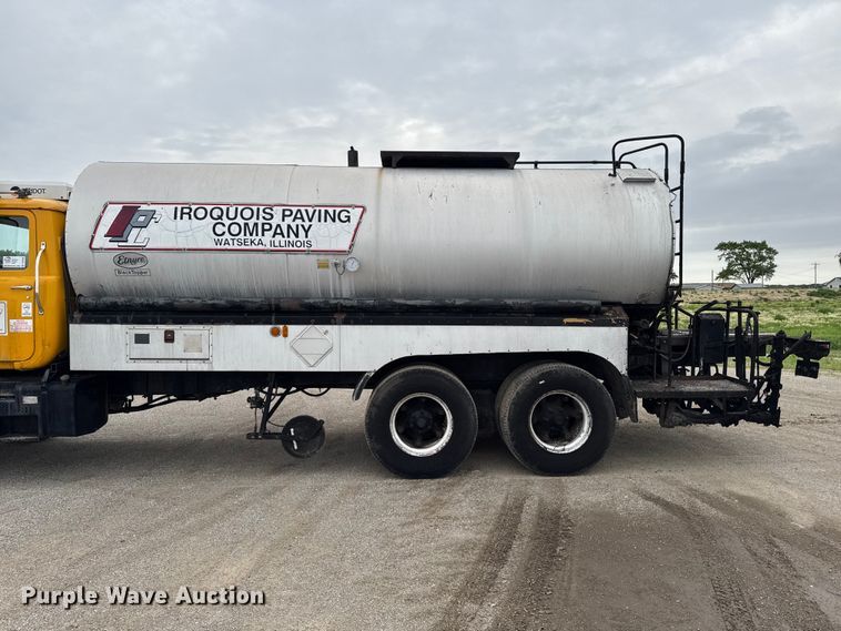 image for item DV2006 1978 Mack oil distributor truck