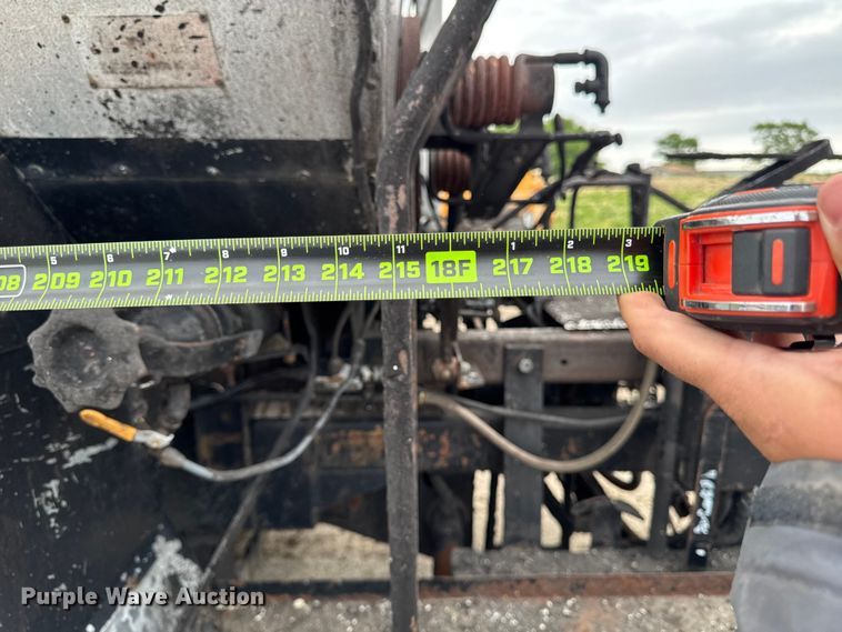 image for item DV2006 1978 Mack oil distributor truck