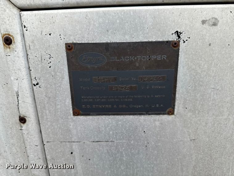 image for item DV2006 1978 Mack oil distributor truck