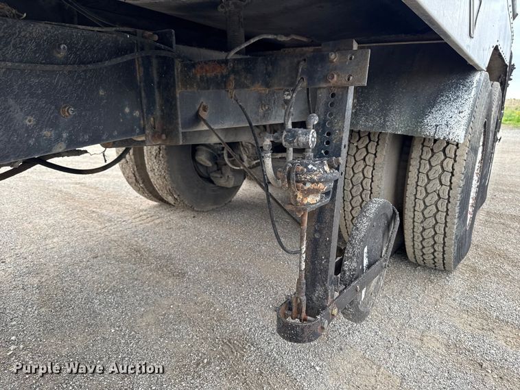 image for item DV2006 1978 Mack oil distributor truck