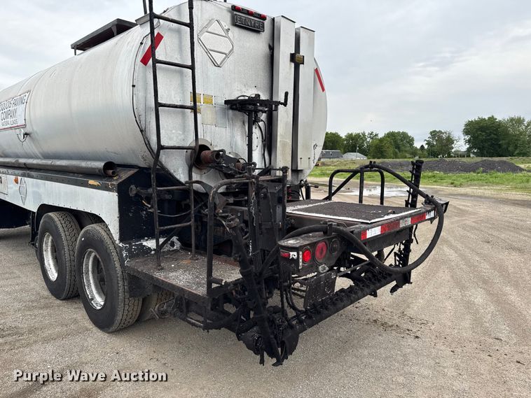 image for item DV2006 1978 Mack oil distributor truck