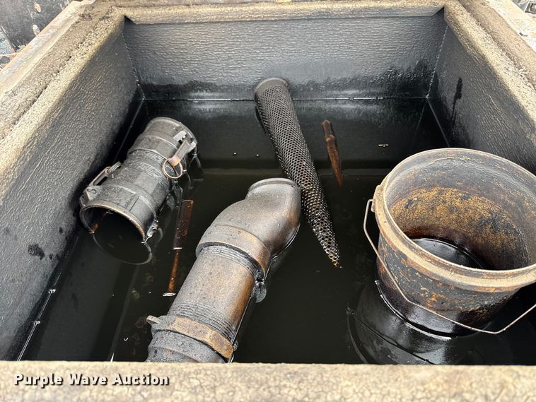image for item DV2006 1978 Mack oil distributor truck