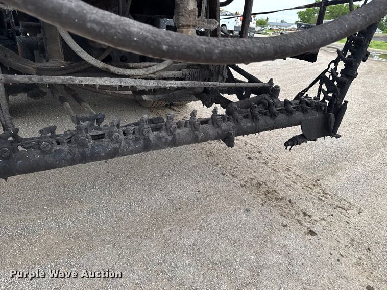 image for item DV2006 1978 Mack oil distributor truck