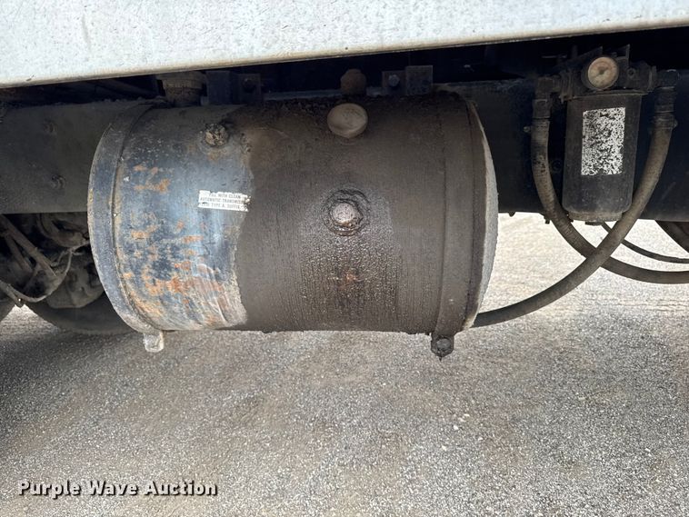 image for item DV2006 1978 Mack oil distributor truck