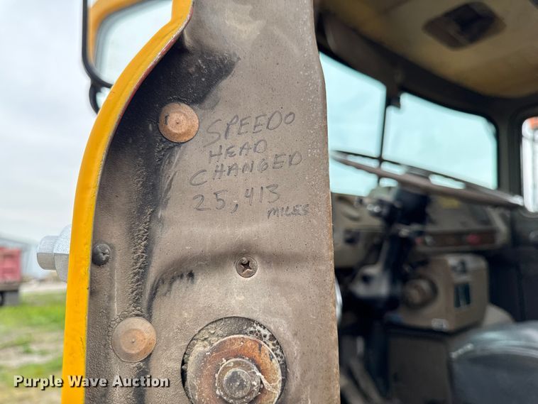image for item DV2006 1978 Mack oil distributor truck