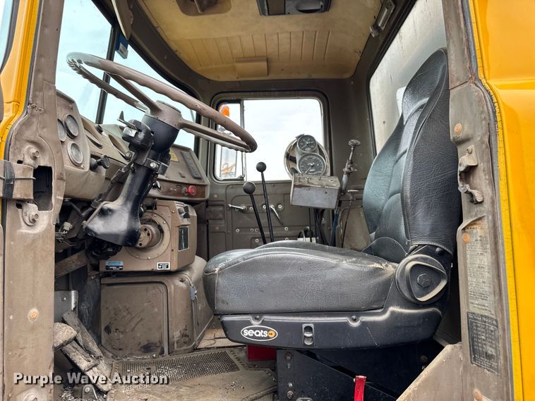 image for item DV2006 1978 Mack oil distributor truck