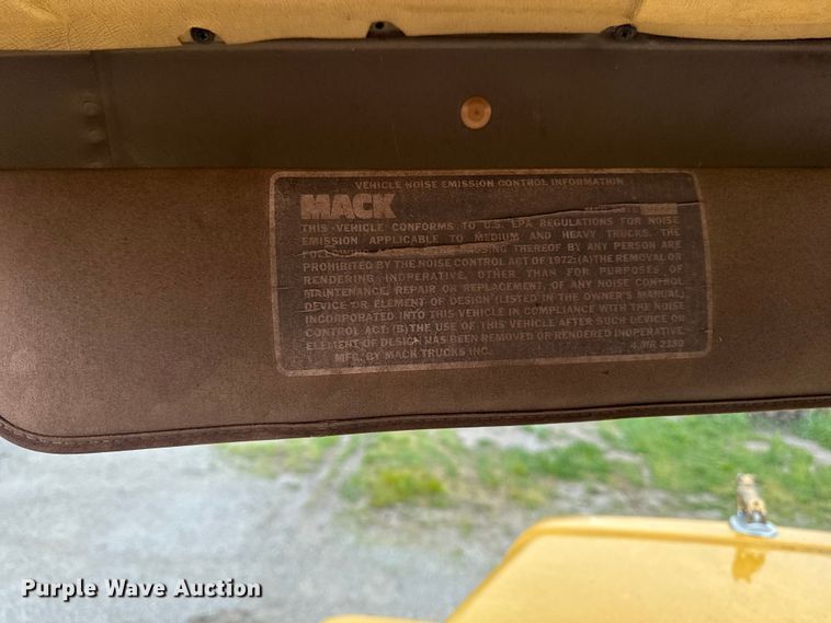 image for item DV2006 1978 Mack oil distributor truck