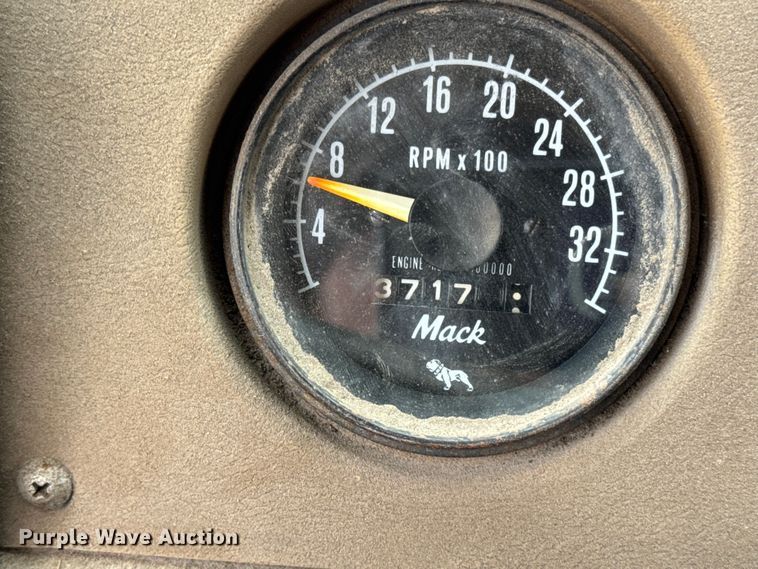 image for item DV2006 1978 Mack oil distributor truck
