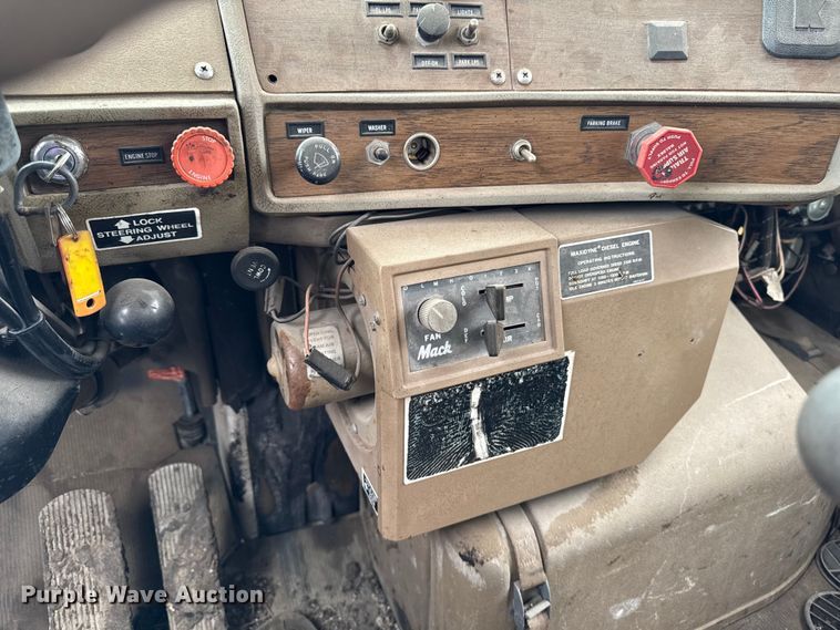 image for item DV2006 1978 Mack oil distributor truck