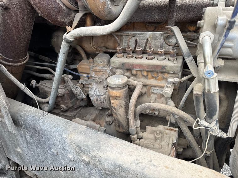 image for item DV2006 1978 Mack oil distributor truck