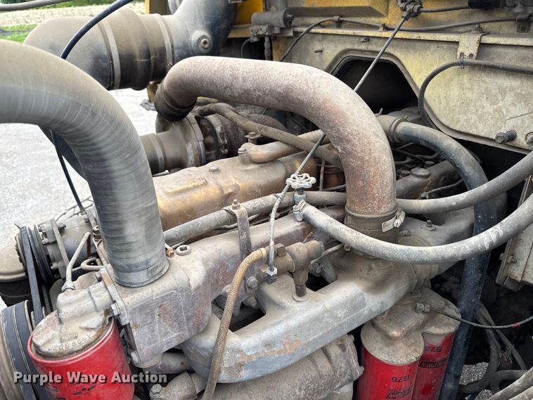 image for item DV2006 1978 Mack oil distributor truck
