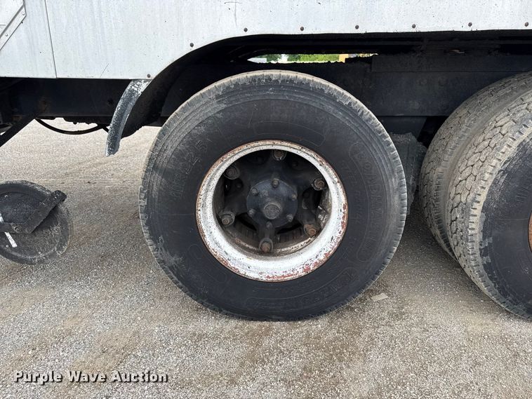 image for item DV2006 1978 Mack oil distributor truck