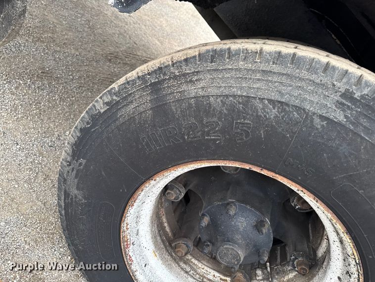 image for item DV2006 1978 Mack oil distributor truck