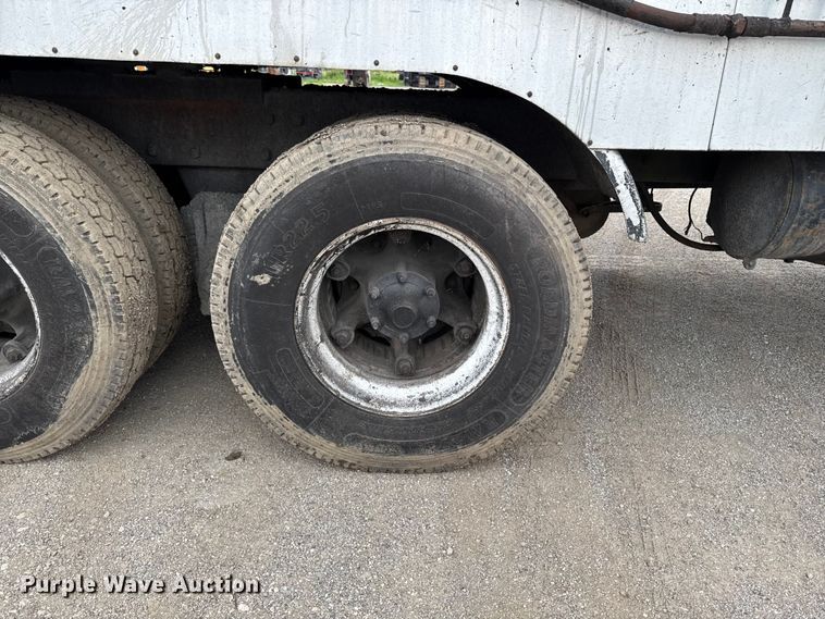 image for item DV2006 1978 Mack oil distributor truck