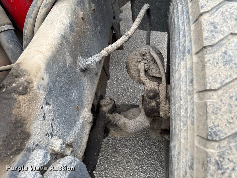 image for item DV2006 1978 Mack oil distributor truck