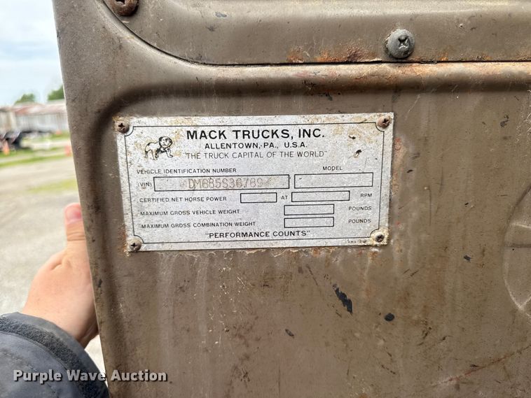 image for item DV2006 1978 Mack oil distributor truck